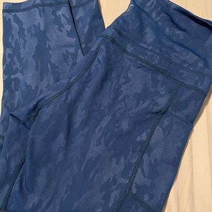 ZYIA Dark Navy Camo Pocket Light n Tight Hi-Rise Capri 20" (8-10)